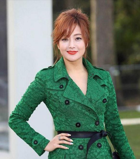 优雅时尚 恬美端庄的美女写真集