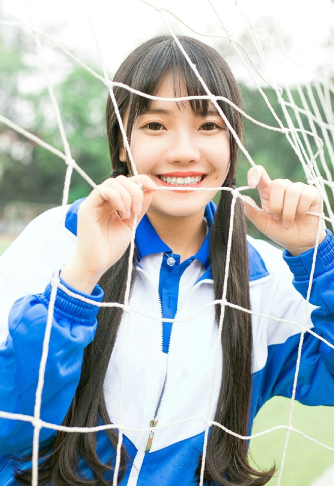 甜美娇巧可爱妹子校园阳光俏皮唯美写真