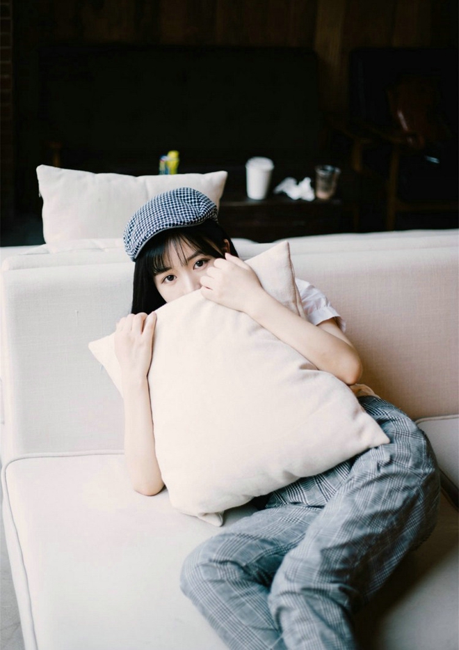 逛书店清纯阳光可爱校园美女