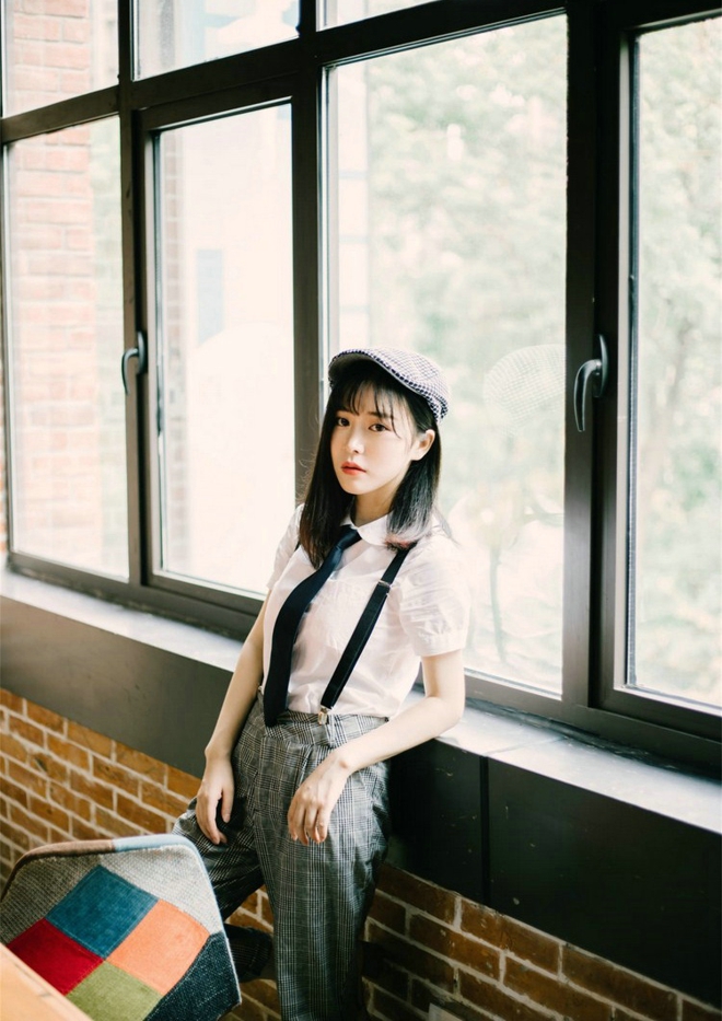 逛书店清纯阳光可爱校园美女