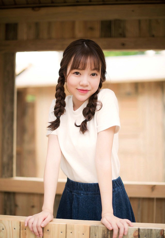 可爱小妹圆嘟嘟萝莉写真私房照