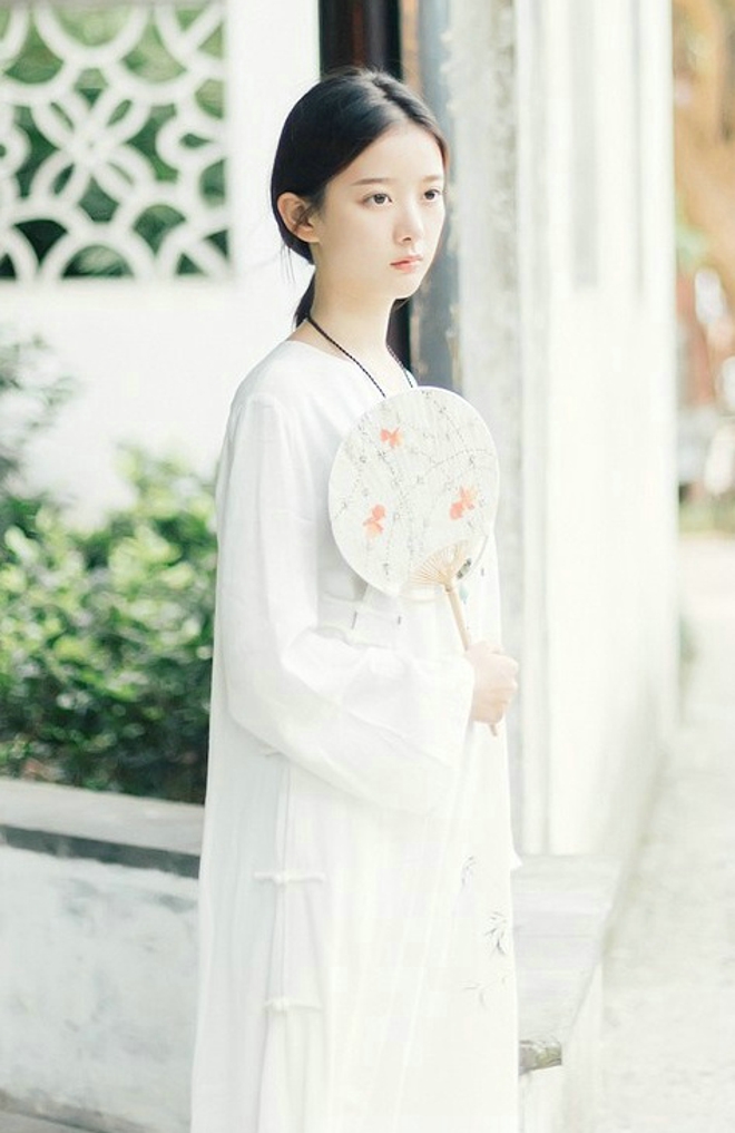 古色茶香古典干净女子清新户外写真