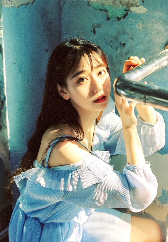 花园清新洛丽塔服少女粉嫩甜美阳光照人