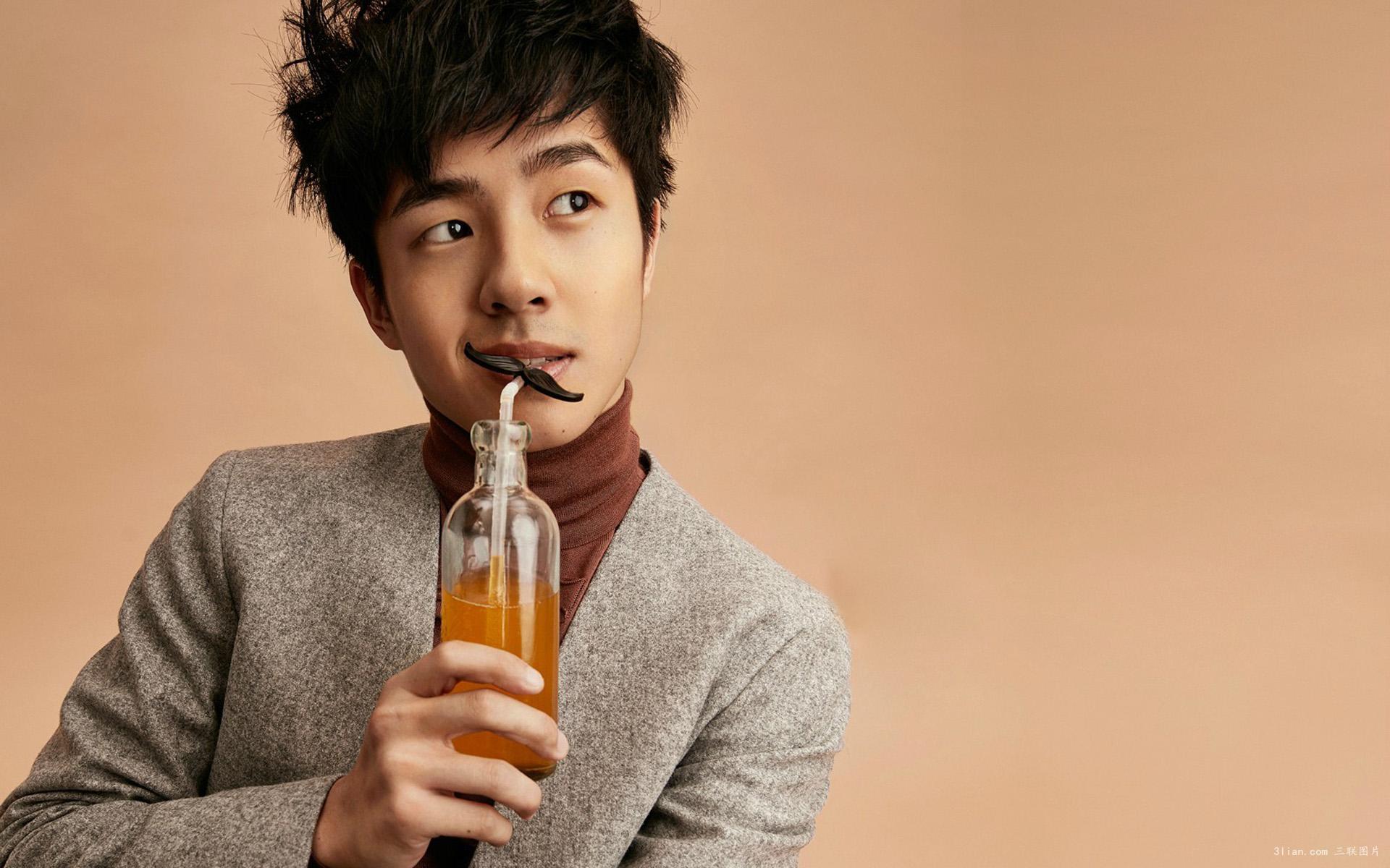 阳光男孩刘昊然壁纸