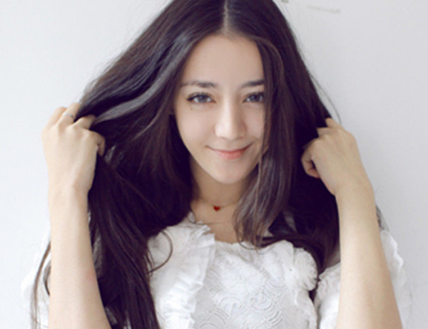 迪丽热巴活力无限高清照片