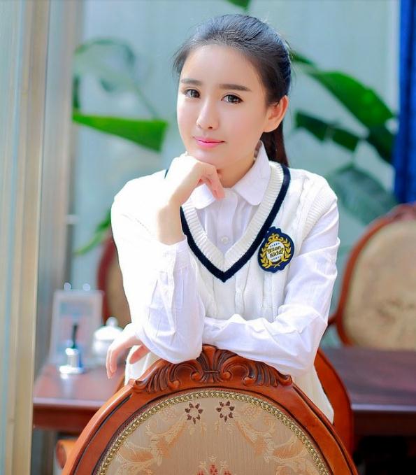清纯靓丽的美少女 将我心儿都融化