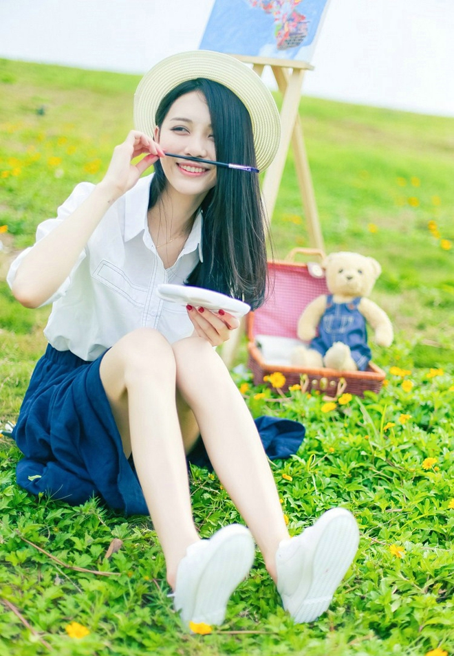 户外写生清纯美女如风如画