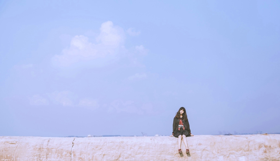 甜美日系美女卷发精致五官清新怡人