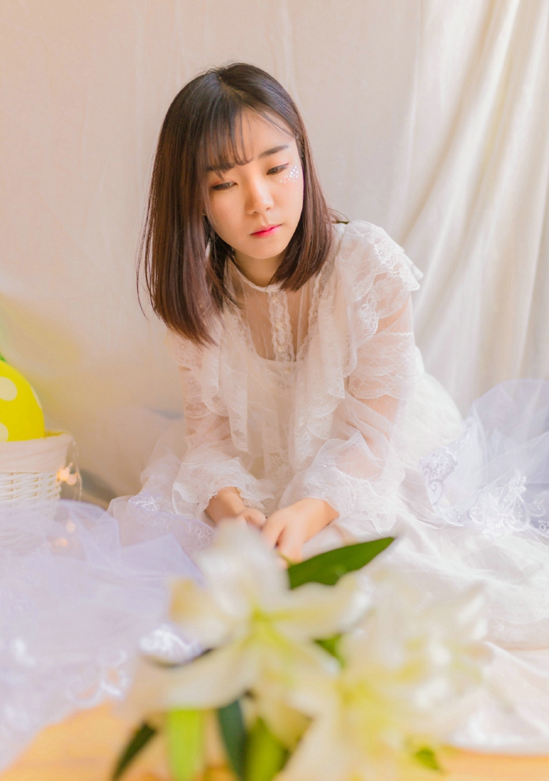 格子衬衫氧气美女清新阳光迷人写真