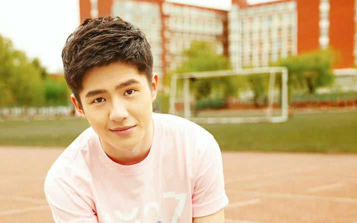 阳光男孩刘昊然壁纸