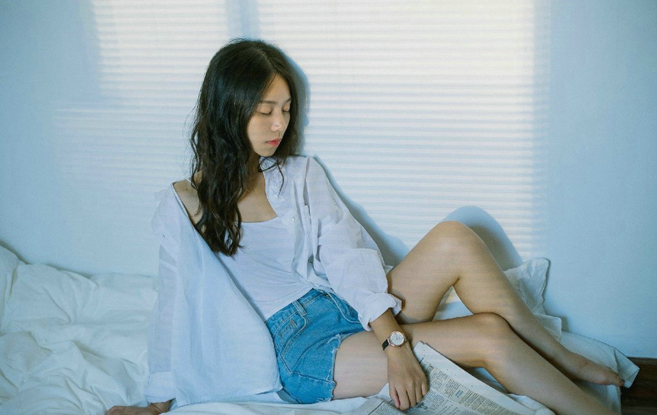 餐厅内的可爱少女青春无敌吸睛