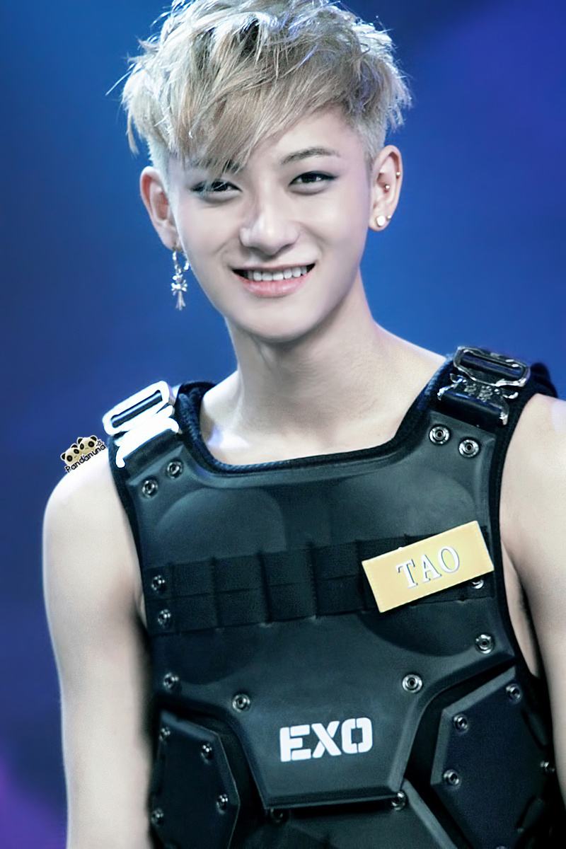 黄子韬帅酷写真 帅气脸庞霸气四射