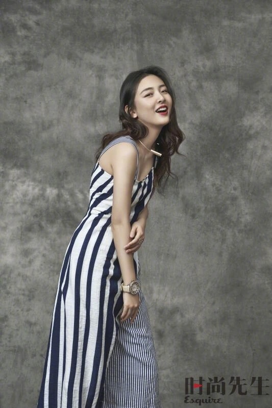 吴倩时尚先生青春干练帅气写真封面