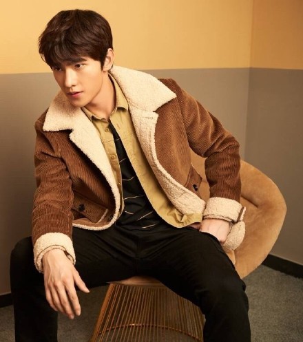 帅气杨洋杨洋时尚炫酷风衣写真