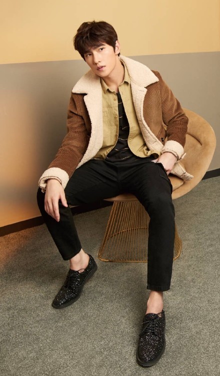 帅气杨洋杨洋时尚炫酷风衣写真