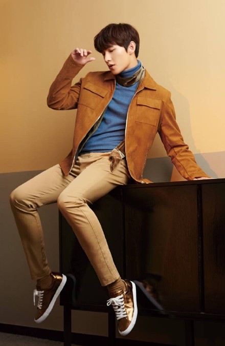 帅气杨洋杨洋时尚炫酷风衣写真