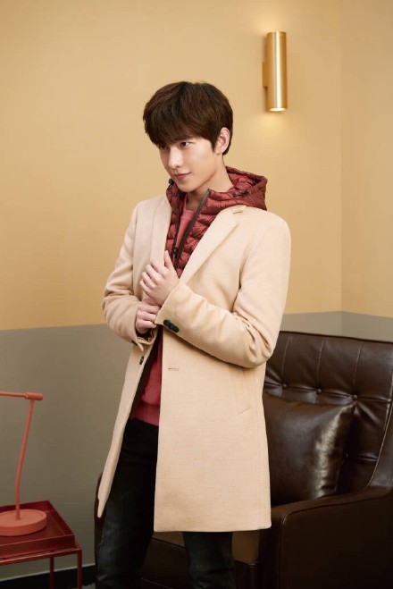 帅气杨洋杨洋时尚炫酷风衣写真