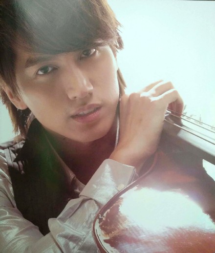 言承旭多出来的自由帅气忧郁型男写真