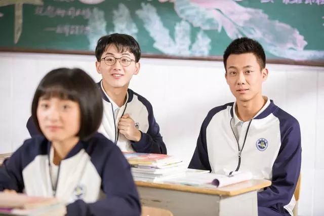 致我们单纯的小美好黑帅小哥哥吴柏松高至霆高清剧照