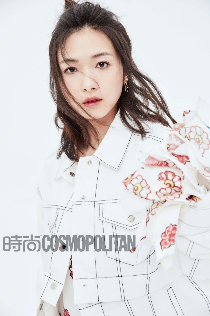 万茜时尚COSMO月刊封面大片