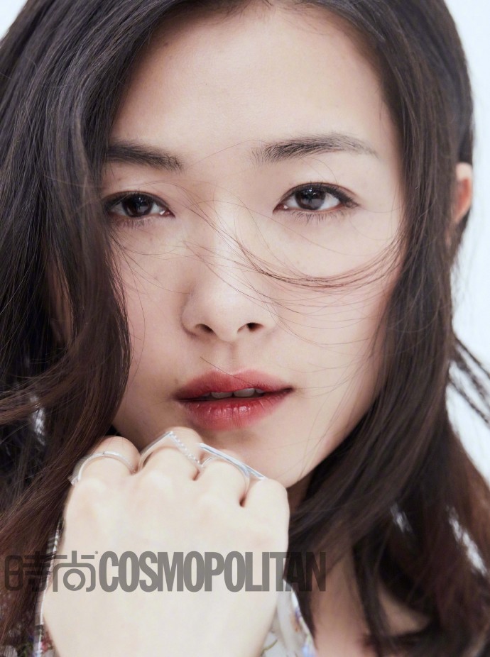 万茜时尚COSMO月刊封面大片