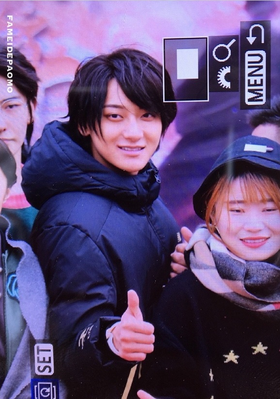 艳势番之新青年开机黄子韬新发型亮相