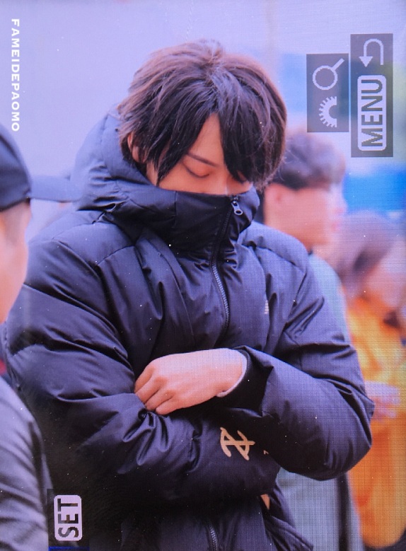 艳势番之新青年开机黄子韬新发型亮相