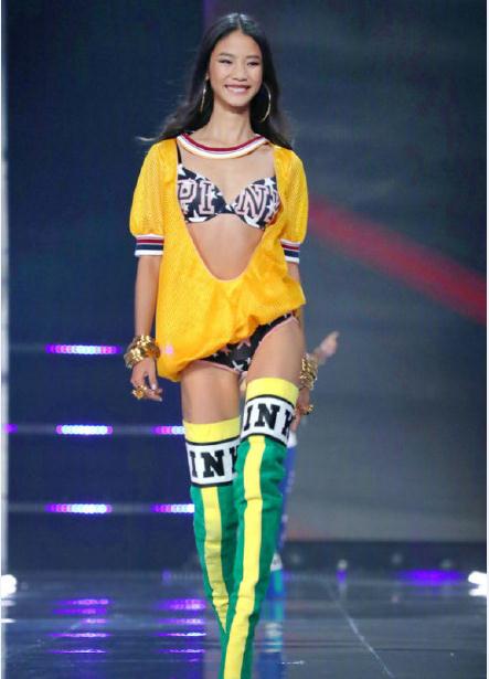 2017上海维密秀高清超模走秀大图