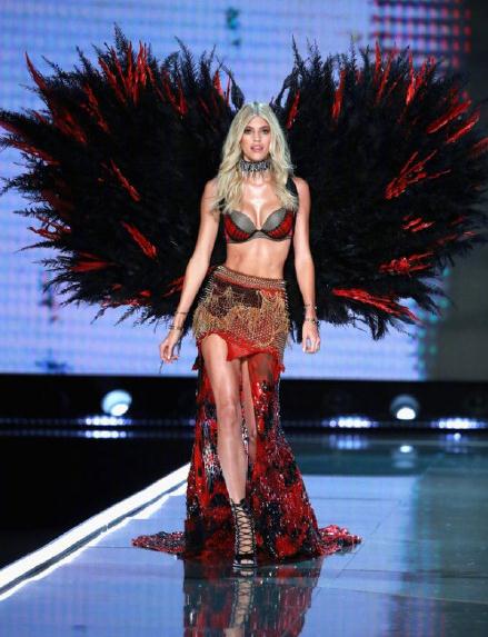 2017上海维密秀高清超模走秀大图