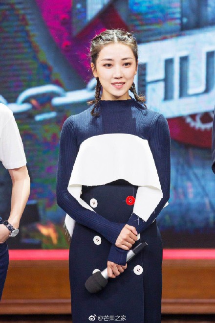 菅韧姿可爱少女辫文艺清纯写真