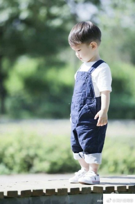 嗯哼大王可爱萌照写真