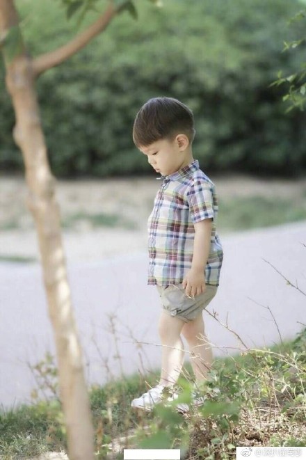 嗯哼大王可爱萌照写真