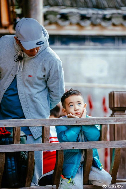 可爱萌娃Jasper一组萌照写真