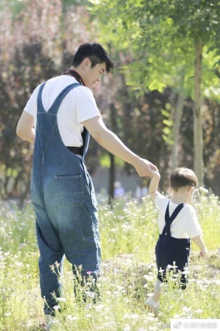 嗯哼大王可爱萌照写真