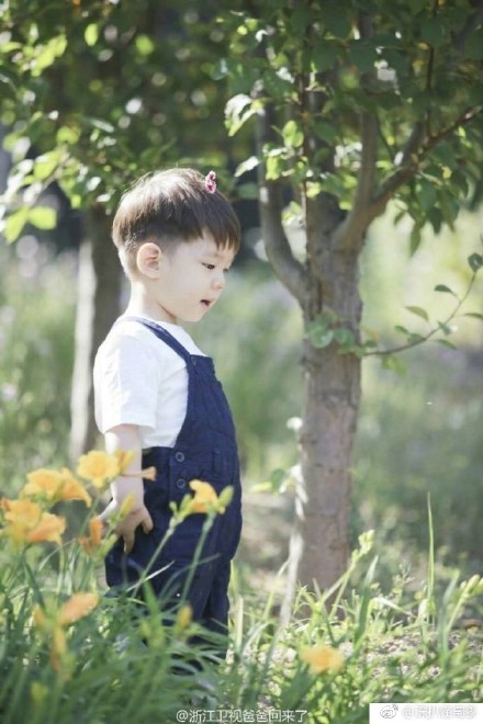 嗯哼大王可爱萌照写真