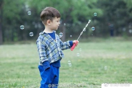 嗯哼大王可爱萌照写真