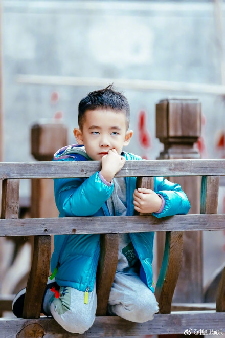 可爱萌娃Jasper一组萌照写真