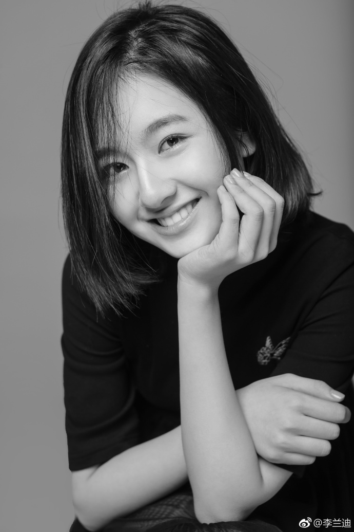 你好旧时光女主李兰迪黑白时尚写真大片