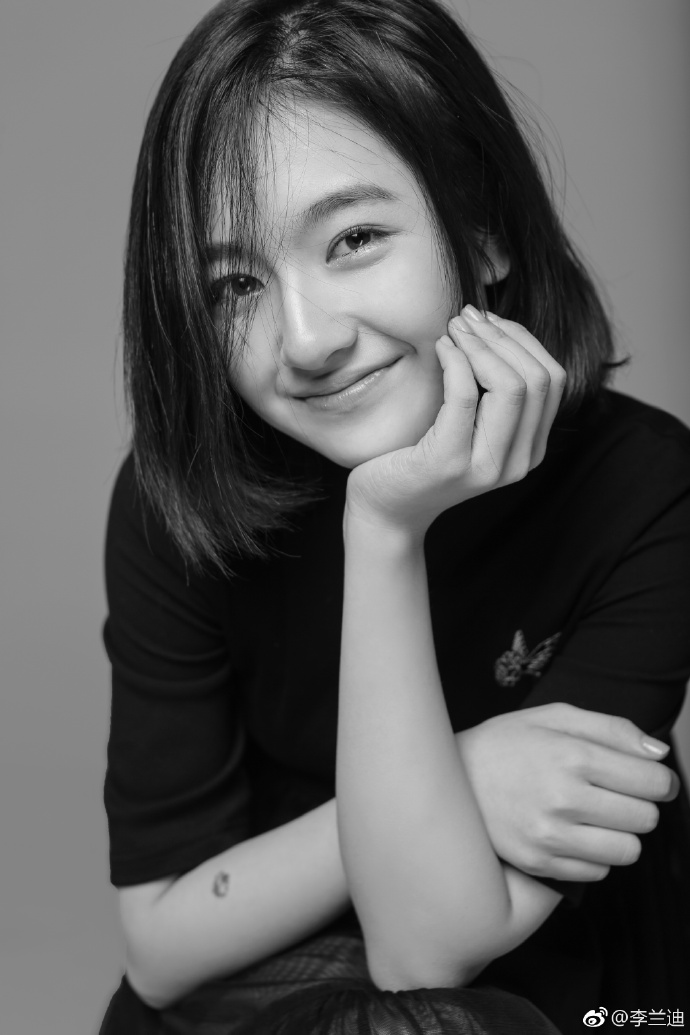 你好旧时光女主李兰迪黑白时尚写真大片