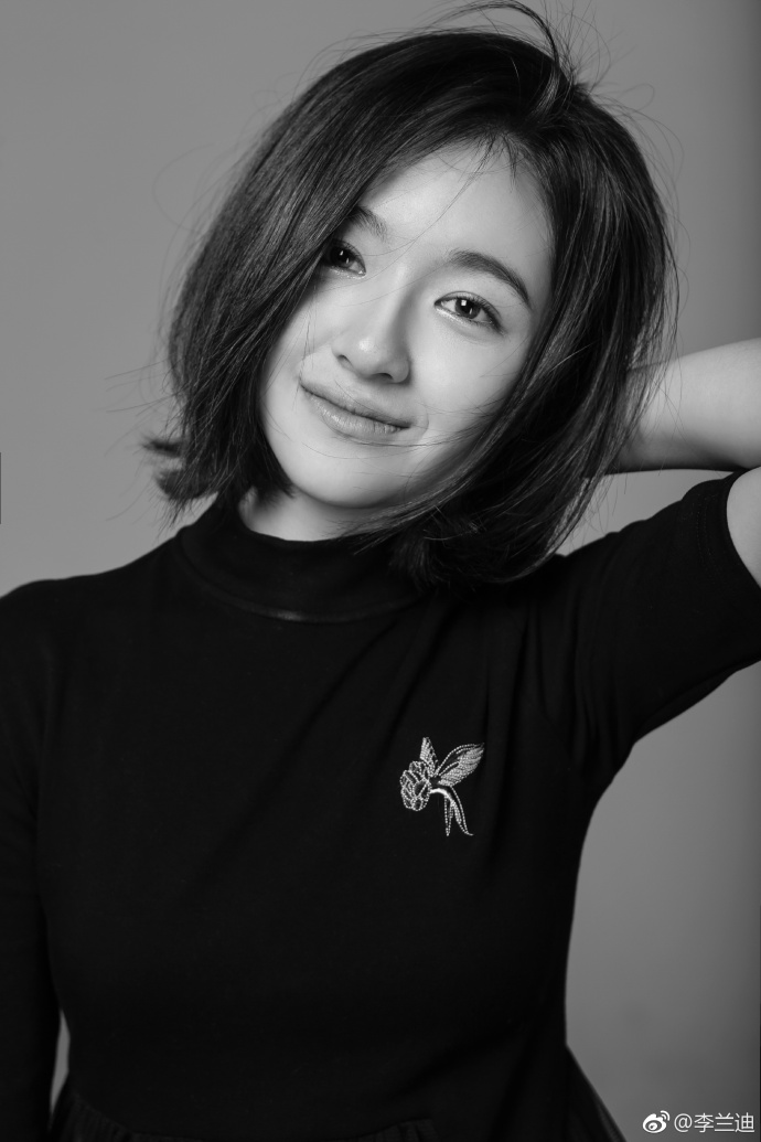 你好旧时光女主李兰迪黑白时尚写真大片