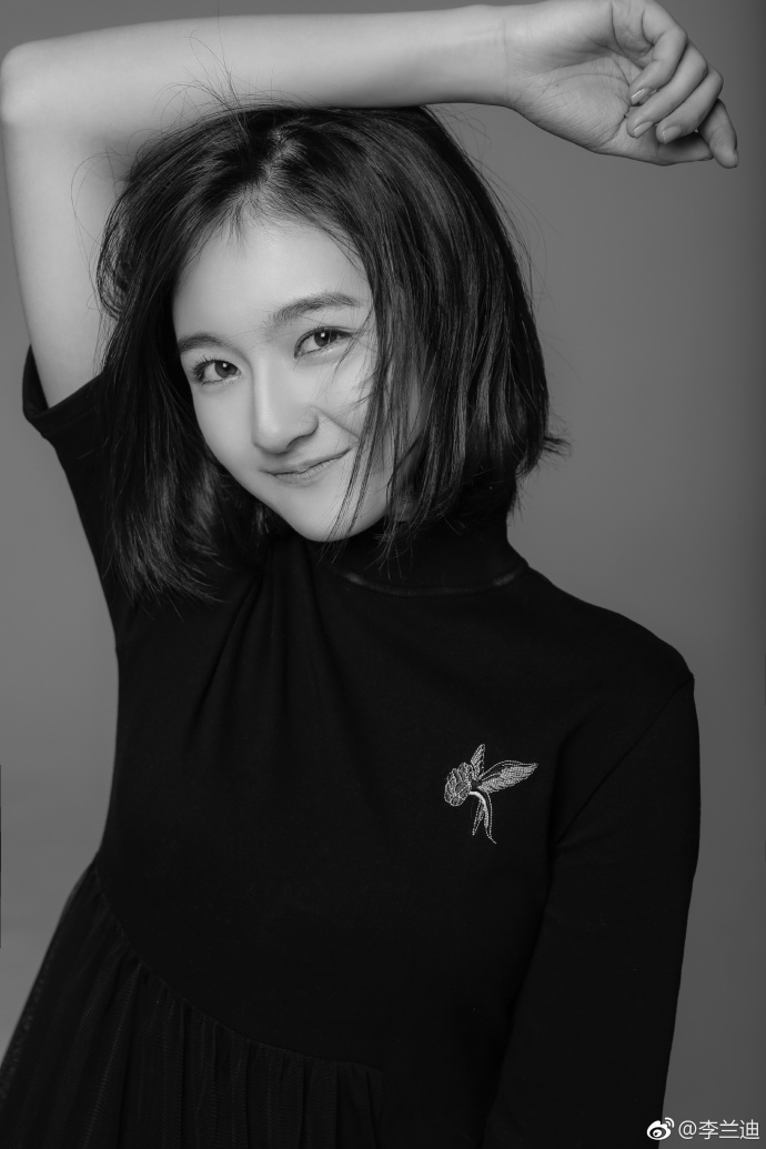 你好旧时光女主李兰迪黑白时尚写真大片