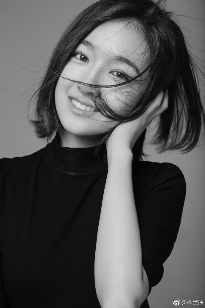 你好旧时光女主李兰迪黑白时尚写真大片