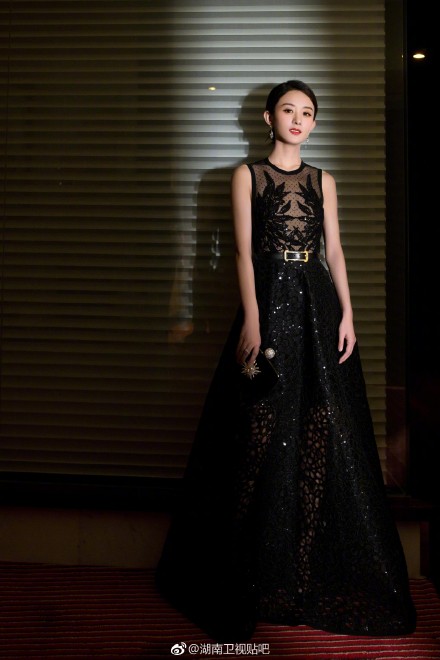 2017腾讯星光大赏赵丽颖冻哭照片