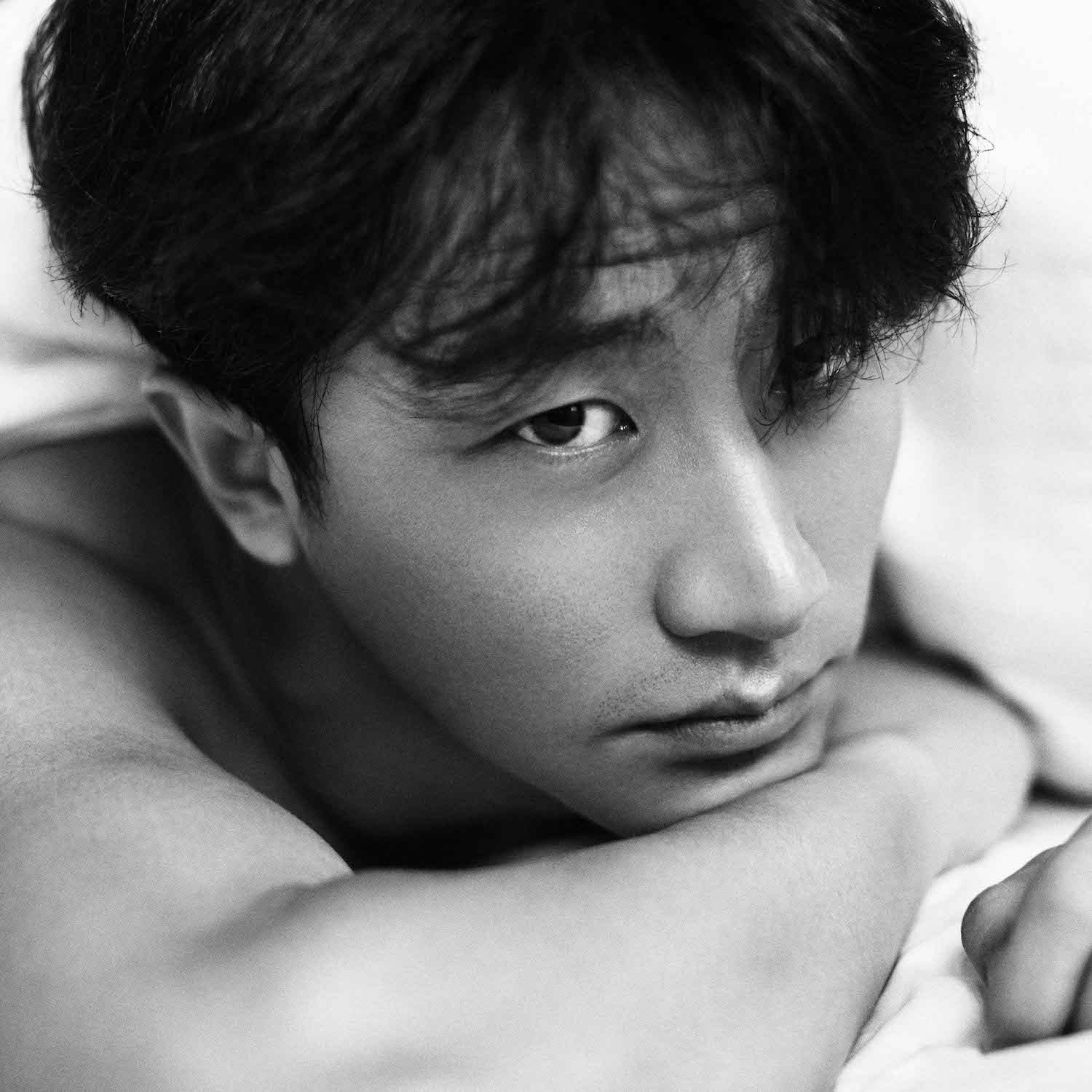 黄轩曝黑白禁欲写真高清大图