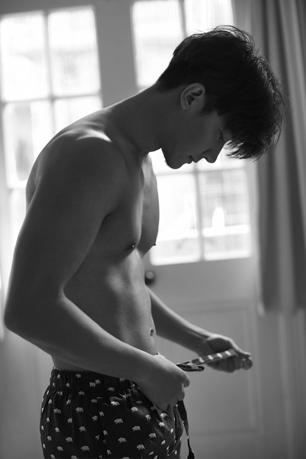 黄轩曝黑白禁欲写真高清大图