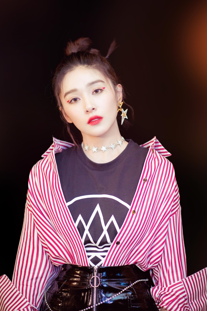 阚清子性感气质时尚写真