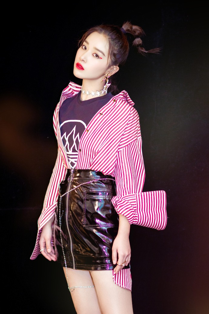 阚清子性感气质时尚写真