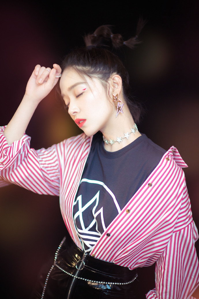 阚清子性感气质时尚写真