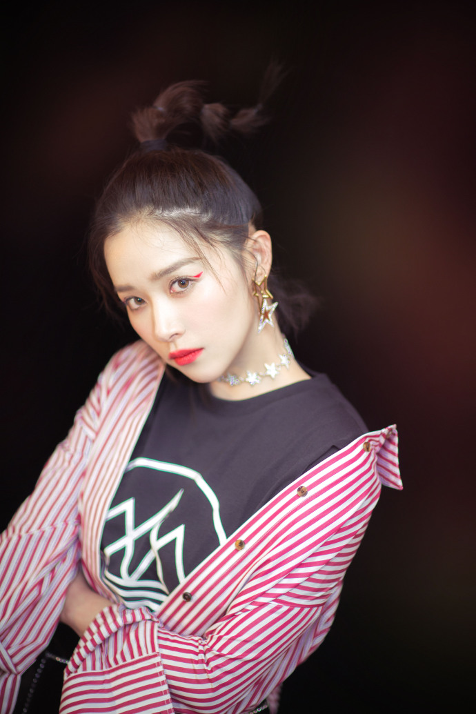 阚清子性感气质时尚写真