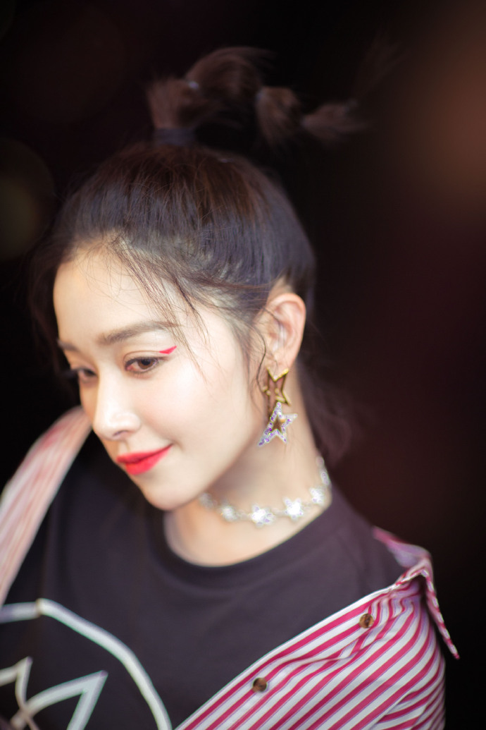 阚清子性感气质时尚写真